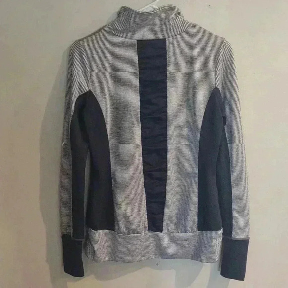 Women's Kiwi Kate sweatshirt size small - Picture 5 of 5